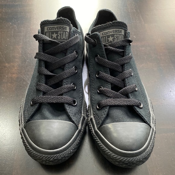 Converse Chuck Taylor Sneakers Size 3 - Picture 2 of 12